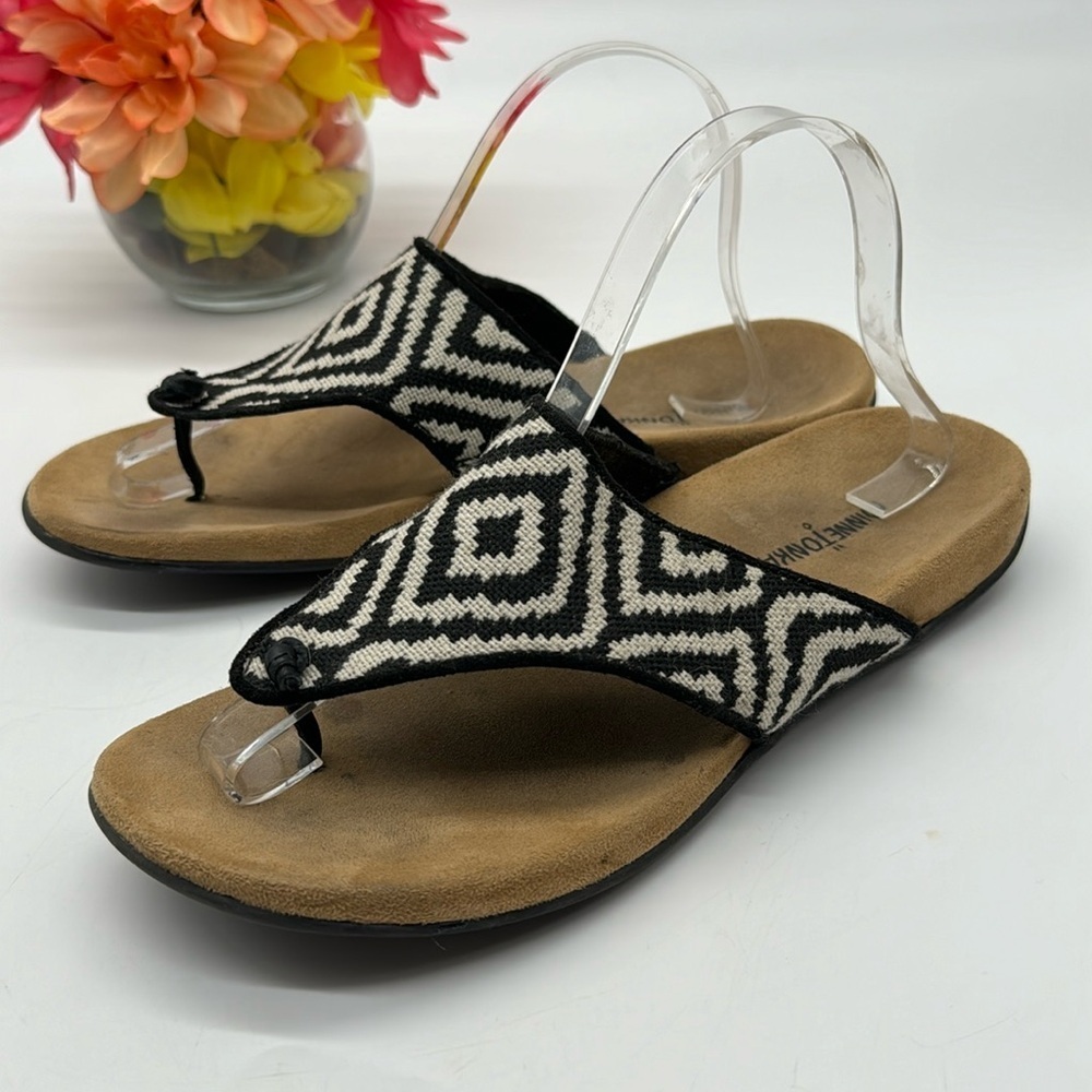 Minnetonka Black White Thong Sandal Size 10 FFT6856